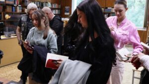 Представяне на книгата с разкази "Срещу вятъра" от Красимир Симеонов – снимка 7