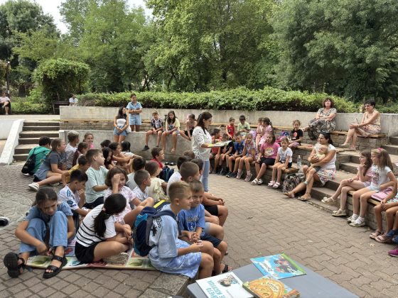 Лято в библиотеката | „Приказно четене сред природата на парк Градска градина” – снимка 7