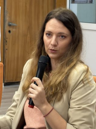 РБ"Христо Смирненски" и Костадина Костова представиха романа ѝ "Трифена" – снимка 7
