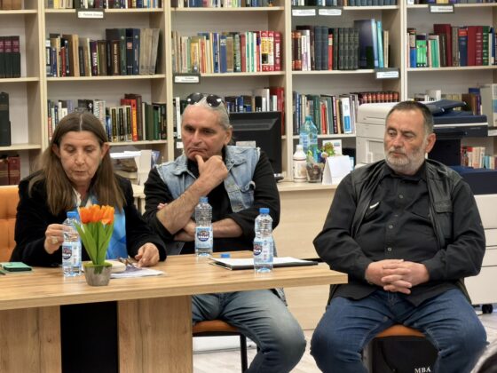 Среща-разговор на дебютантите с журито на Националния конкурс "Южна пролет" 2026 – снимка 14