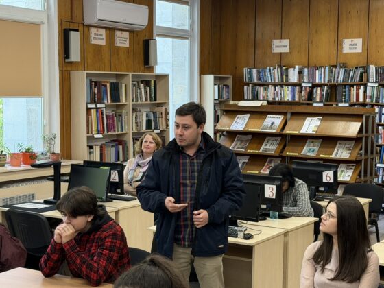 Среща-разговор на дебютантите с журито на Националния конкурс "Южна пролет" 2026 – снимка 16