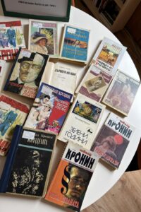 Заемна за възрастни отбелязва с витрина 130 г. от рождението на Арчибалд Кронин – снимка 3