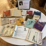 Заемна за възрастни отбелязва с витрина 85. г от рождението на Станислав Стратиев – снимка 1