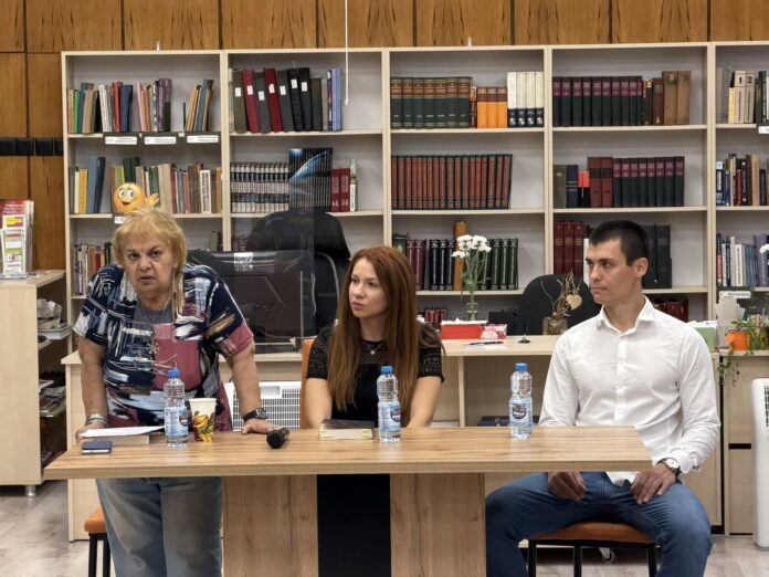 Клуб на дейците на културата и РБ“Христо Смирненски“ представиха романа „Човекът вътре в звяра“ /Втора част на „Изоставена“/ от Артимид
